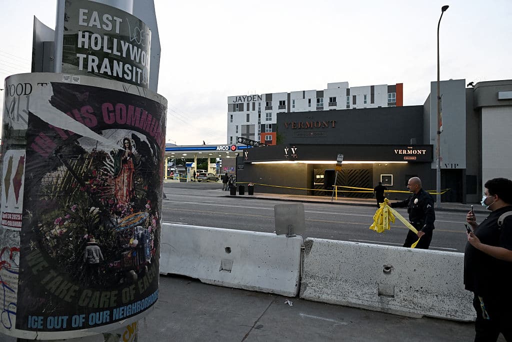 Conductor que atropelló a 30 personas en East Hollywood se recupera: buscan al que le disparó