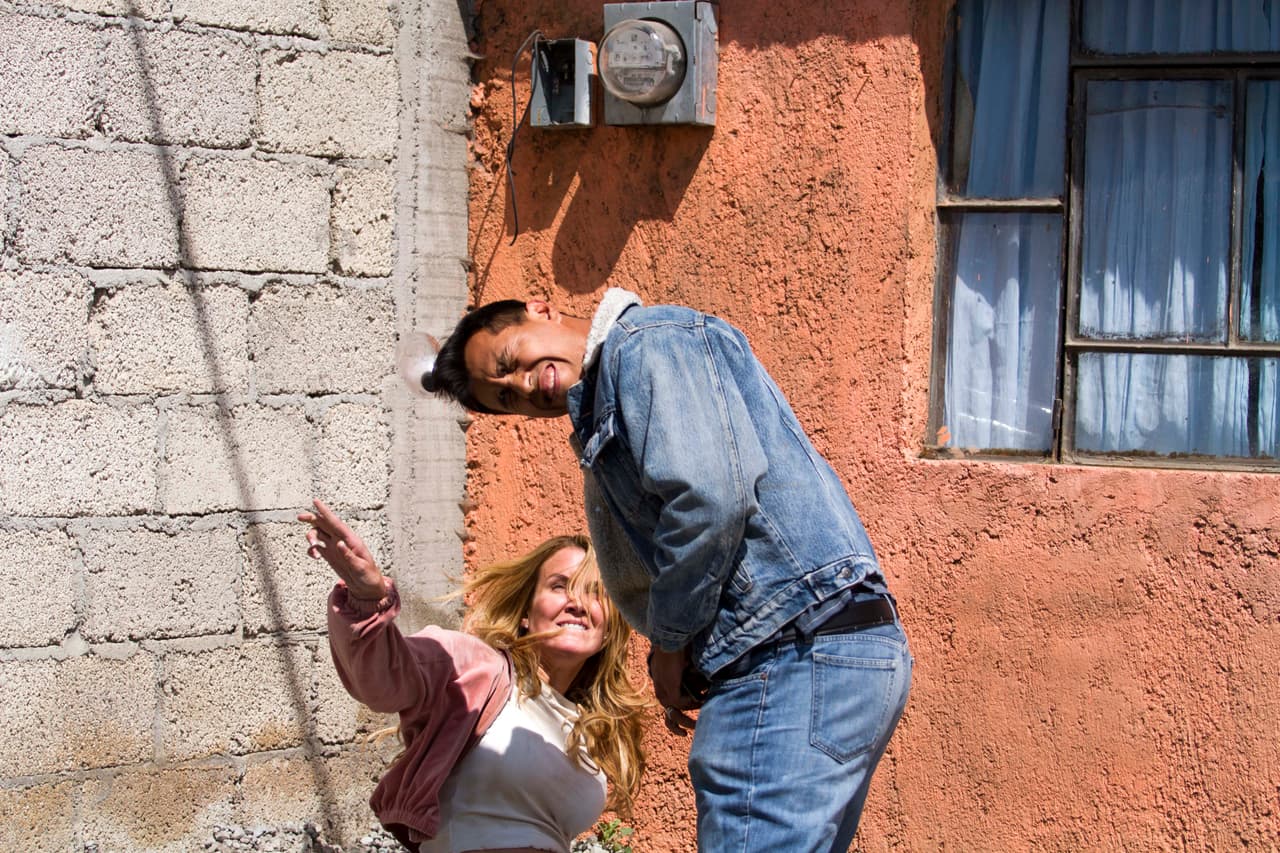 Con mucho valor Lizbeth los enfrentó y escapó de sus malvadas intenciones.