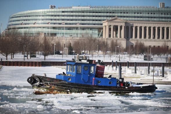 Luego de la caída de sobre 8 pulgadas de nieve en zonas de Chicago ahora se esperan vientos helados de hasta 20 grados bajo cero, en lo que meteorólogos ya describen como uno de los inviernos más intensos desde el 1985.  