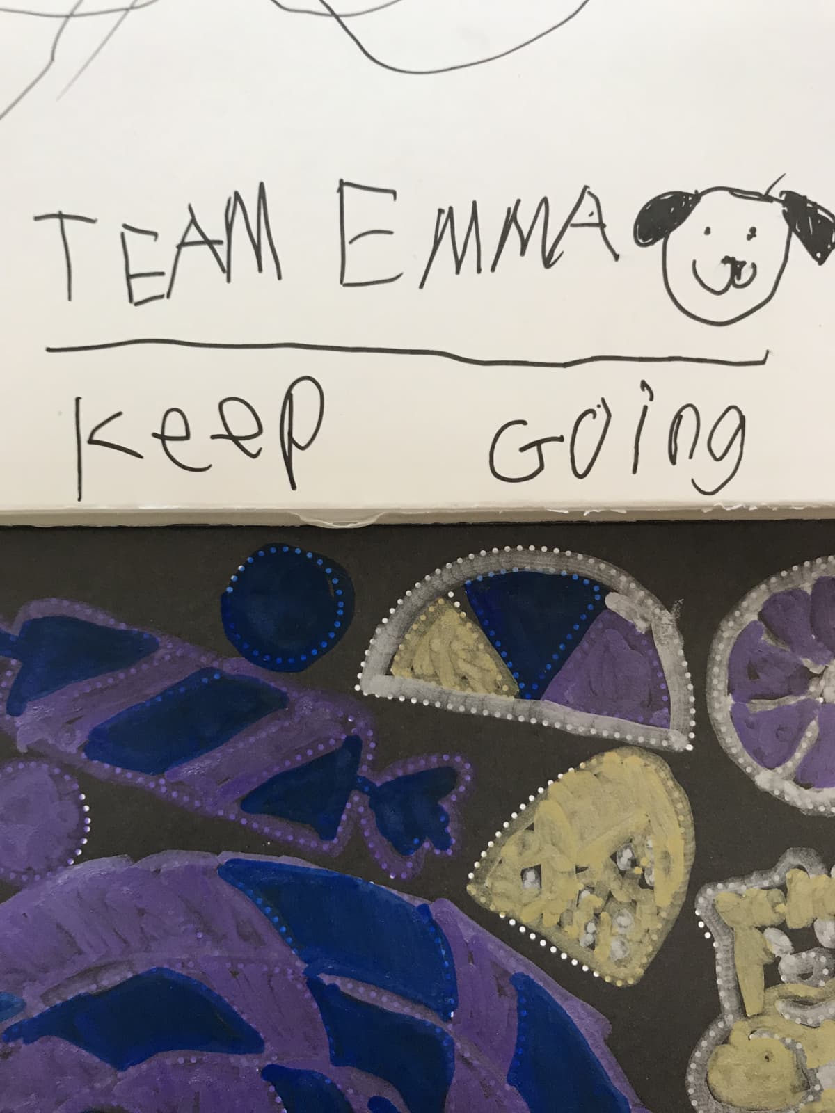 Para Emma ha sido muy importante el apoyo que ha recibido y en este dibujo que hizo en su escuela lo demuestra.