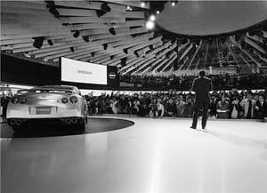 Finalmente, el R35 fue presentado oficialmente en 2007. Eliminaron ‘Skyline’ de su nombre, dejando solo Nissan GT-R. El otro cambio significativo, que ya había sido adelantado por los concepts, fue el reemplazo de los faros delanteros horizontales por unos verticales. (Foto: Tokio Motor Show 2007).
<br>