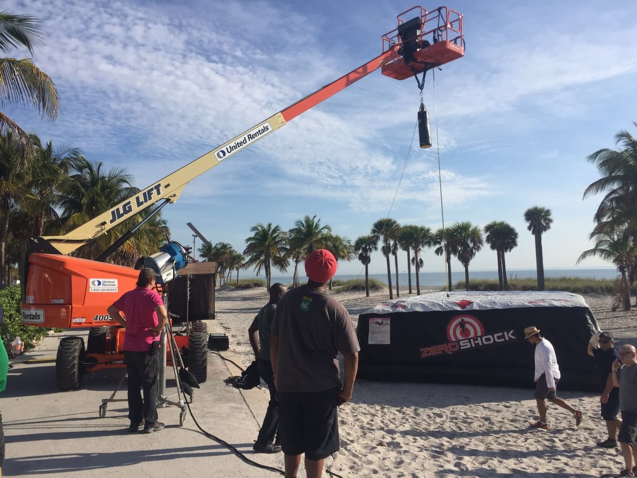 Disfruta las mejores fotos detrás de cámara del difícil reto que enfrentaron las bellas a 20 pies de altura.