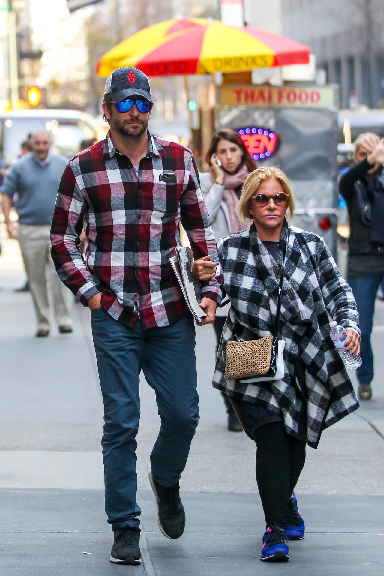 Ella es su querida mami Gloria.