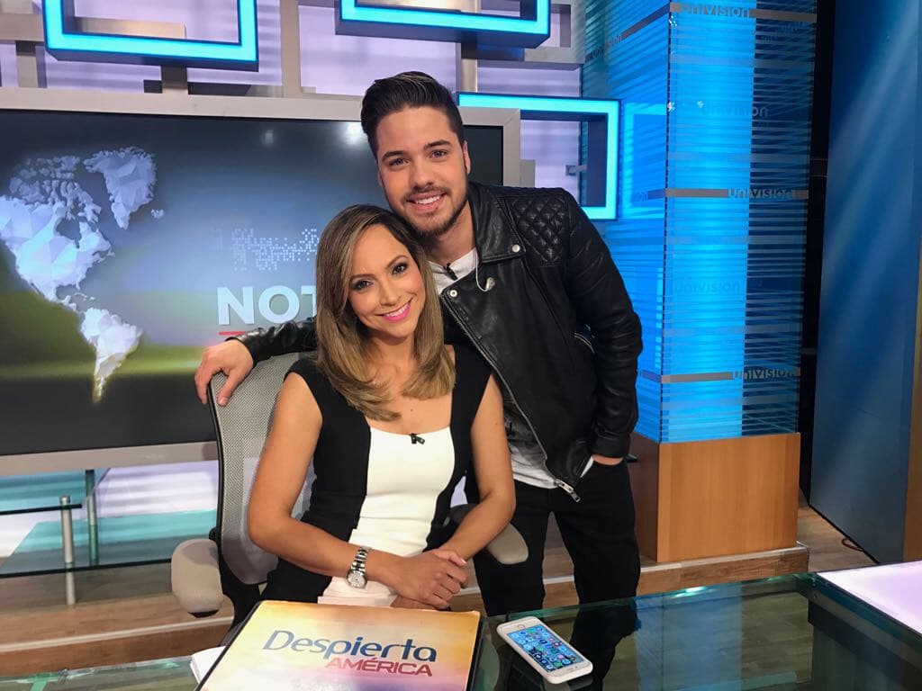 William pasó a saludar a Satcha, que estaba lista para darnos las noticias del día.