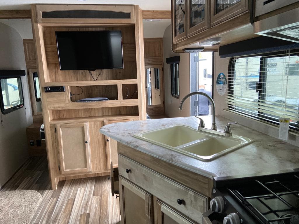 Cifras recientes que forman parte del reporte 
<a href="http://hsh.sfgov.org/research-reports/2019pitcount/" target="_blank">2019 Point In Time Count</a>, un censo bianual sobre las personas desamparadas, revelan que en conjunto, el número de californianos que duermen en las calles creció un 30% en los principales condados del Área de la Bahía.