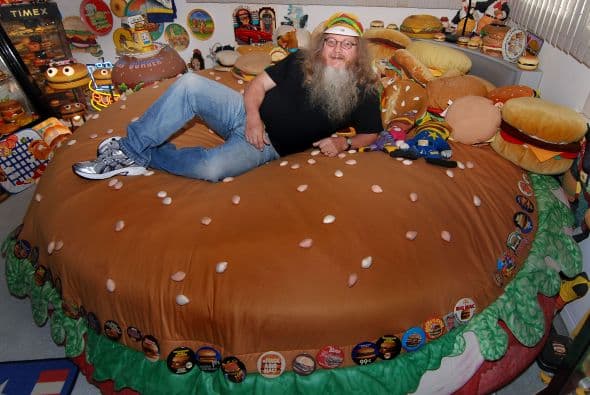 Durante 23 años Harry Sperl se ha dedicado a coleccionar todo lo que se pueda sobre hamburguesas.