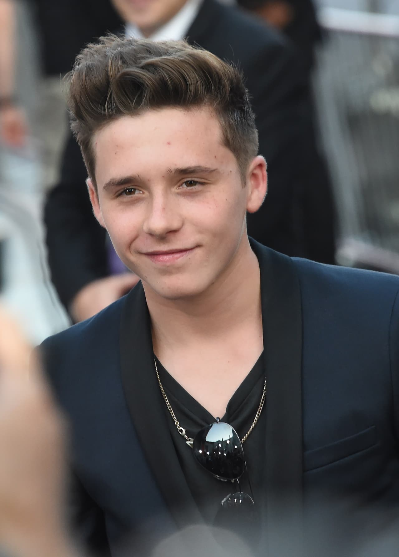 Rodeado por chicas todo el tiempo estaría Brooklyn Beckham.