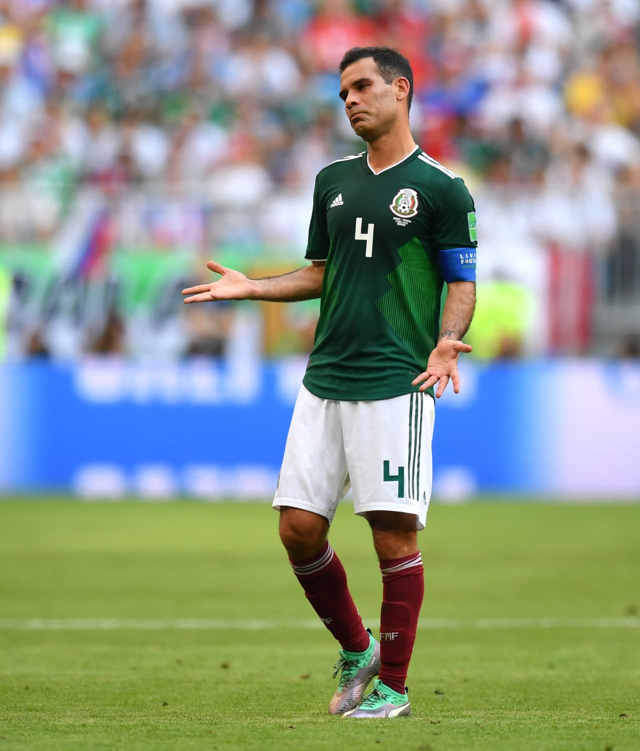 Mediocampista: Rafa Márquez (México) - Es cierto que no fue el punto más bajo del Tri ante Brasil, pero en solo 45 minutos se le vio sin ritmo. La edad le pasó factura en un juego vital y por momentos se perdió, no fue el enlace en las trancisiones.