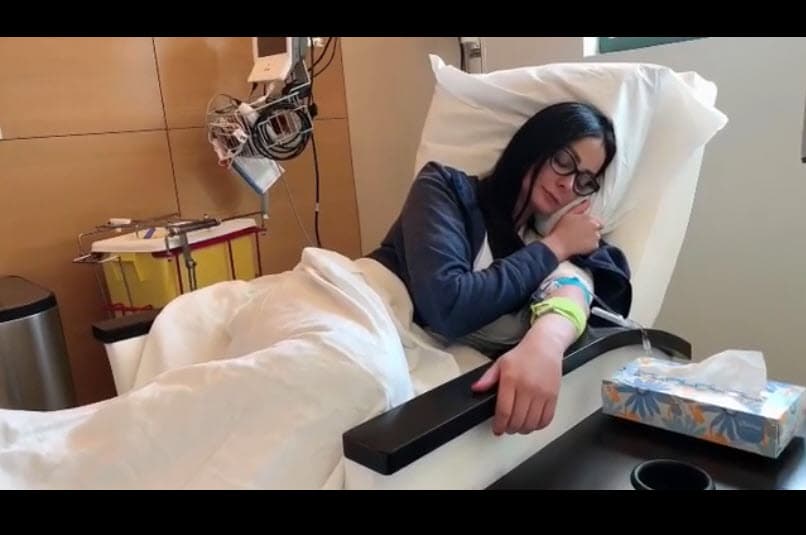 "En estos momentos tan difíciles que estamos pasando todos, quería darles una buena noticia. Ayer, los resultados de mis exámenes salieron negativos, así que he terminado mi tratamiento con el melanoma cáncer", dijo en 
<b><a href="https://www.instagram.com/p/B-JDF7sJ776/?utm_source=ig_embed" target="_blank">un video </a></b>en su cuenta de Instagram. 
<br>