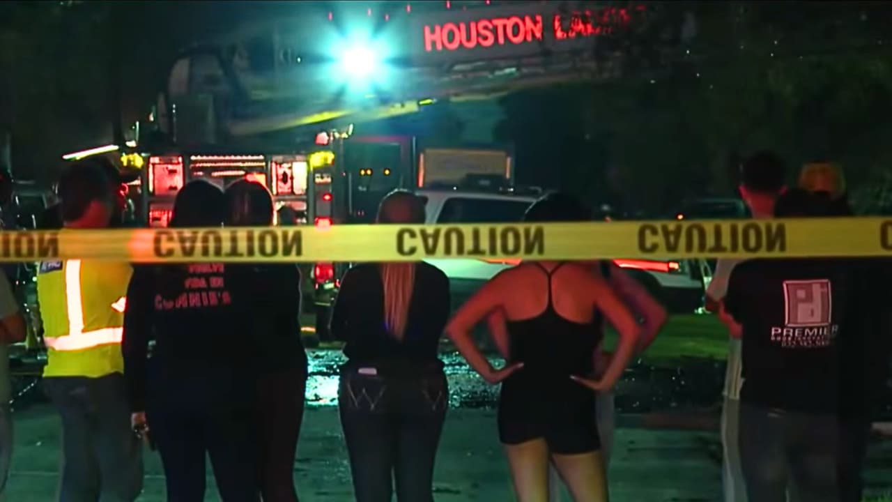 Trabajador muere sepultado por alquitrán en planta de South Houston