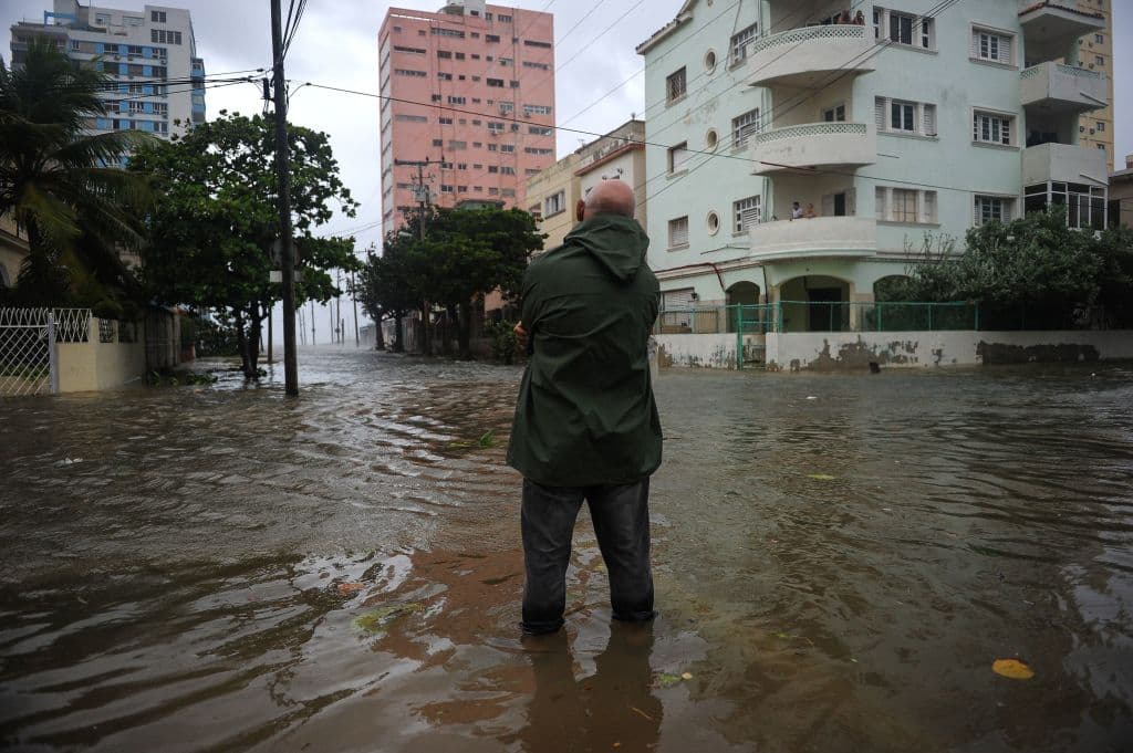 El agua se adentró en La Habana hasta 800 pies al interior de la ciudad.