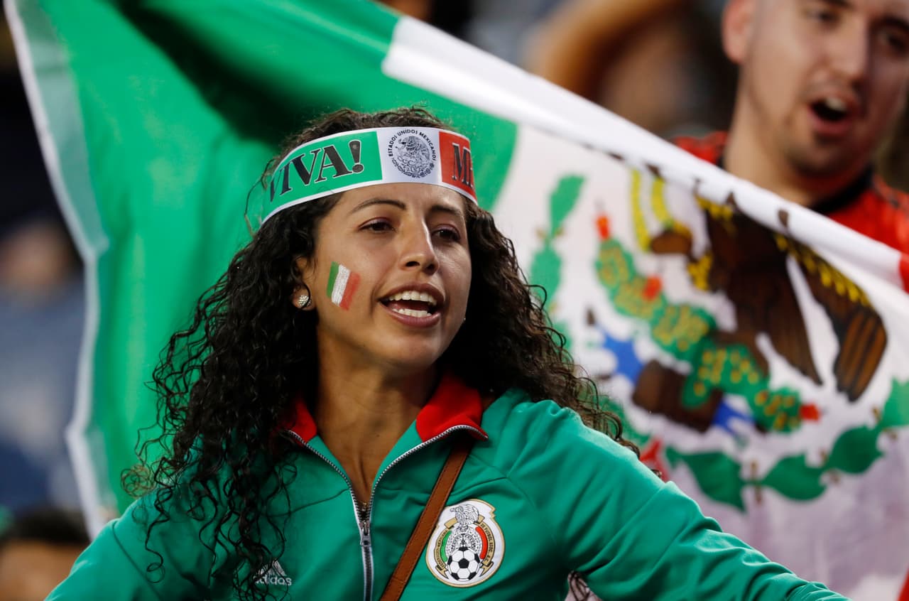 Casi 50,000 fans fueron a animar a sus equipos en el Sports Authority Stadium de la "ciudad a una milla de altura".