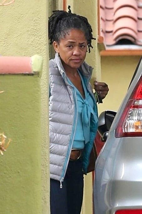 De Ragland se supo que renunció a la empresa en la cual se destacaba como trabajadora social, porque alegadamente piensa comenzar su práctica privada.