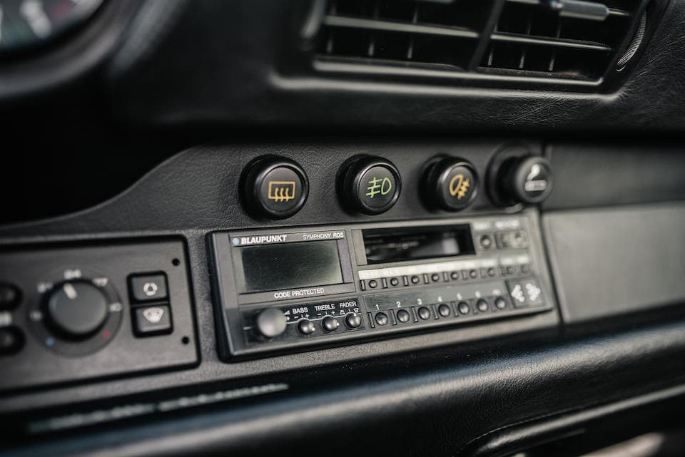 El Porsche fue comprado por un coleccionista mallorquín, quien lo conservó durante 20 años, antes de que pasara por manos de varios propietarios franceses.