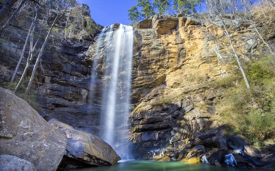 <b>Idea 4: Conozcan un destino nuevo</b>. Georgia es mucho, pero mucho más que el área metropolitana de Atlanta, cuenta con innumerables atracciones naturales consideradas “
<b><a href="https://www.univision.com/local/atlanta-wuvg/toccoa-falls-joyas-ocultas-de-georgia-fotos">joyas ocultas</a></b>” y otros lugares incluso catalogados como “
<b><a href="https://www.univision.com/local/atlanta-wuvg/que-hacer-georgia-lugares-mas-extranos-fotos">extraños</a></b>” que podrían ver junto a papá.