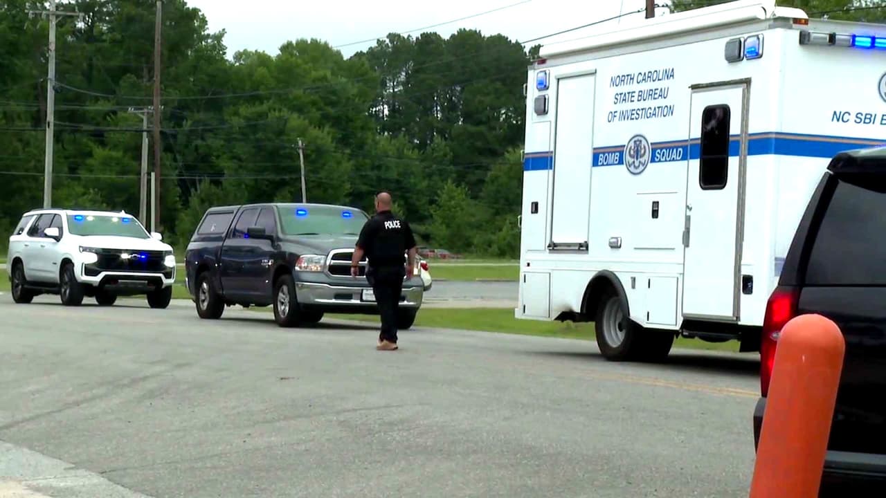 Autoridades controlan toma de rehenes en una cárcel del este del estado; dos oficiales fueron liberados en Carolina del Norte