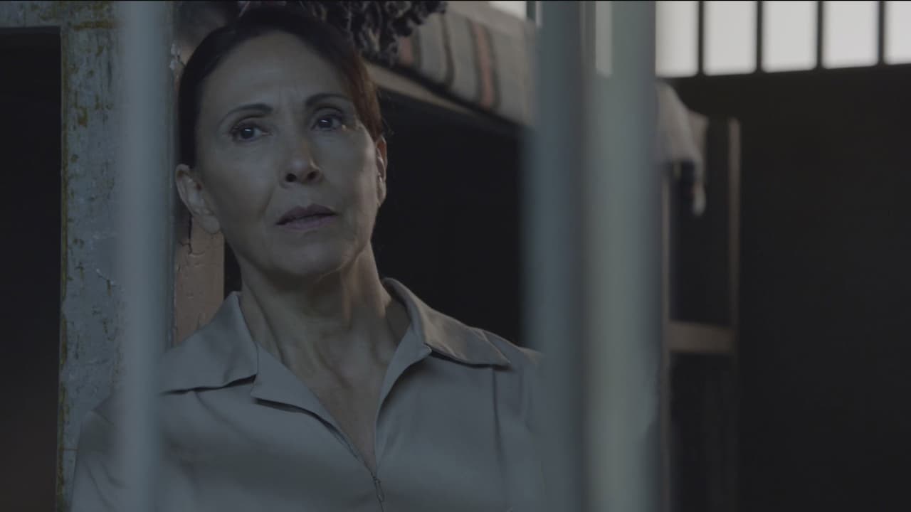 'Soledad' (Blanca Guerra) siguió pagando su condena en la cárcel por haberse robado a 'Ana Lucía' (
<b><a href="http://www.univision.com/temas/angelique-boyer">Angelique Boyer</a></b>), aunque ella logró perdonarla.