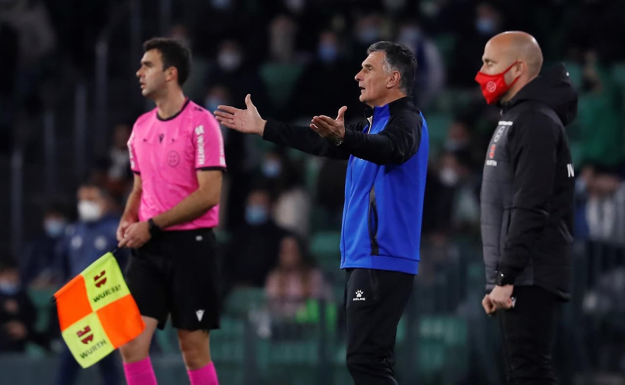 Con anotaciones de Sergio Canales (29'), Juanmi Jiménez (54') y doblete de Borja Iglesias 11', 41'), el Real Betis le propinó una goliza al Alavés al inicio de la Jornada 21 en La Liga. Andrés Guardado fue titular, mientras que Diego Lainez ingresó al minuto 83' del partido.