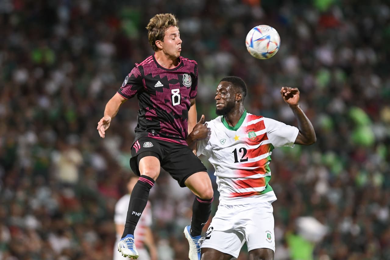 México debutó en la Concacaf Nations League con goleada de 3-0 sobre Surinam en el Estadio Corona de Torreón.