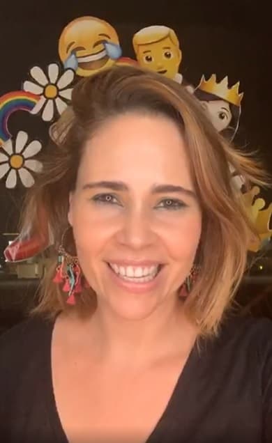 "
<b>Hice una pausa por maternidad y luego por pandemia</b>, no me di cuenta en qué momento pasaron creo que 5 años que no hago una telenovela y de verdad que mi energía, mis ganas están enfocadas ahí", confesó.
<br>