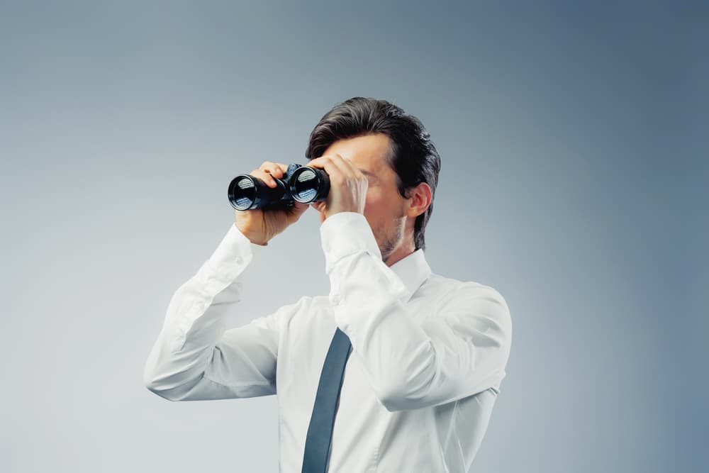 <b>Acuario</b>
<br>
<b>El tránsito de Júpiter cambia tu forma de ver la realidad </b>
<br>La proximidad de Júpiter a la Tierra te coloca en medio de un proceso de fantasías y sueños que pueden alejarte de la realidad así que pon los pies sobre la tierra y no dejes que te manipulen. Tu impresionabilidad es muy elevada y cualquier noticia que escuches, un comentario que llegue a tus oídos o algo que te diga un amigo o la persona amada provocará una reacción exagerada. No es momento de dilapidar el dinero sino de ahorrar. En el amor declara lo que sientes a esa persona y no te quedes callado cuando deseas abrir tu corazón.