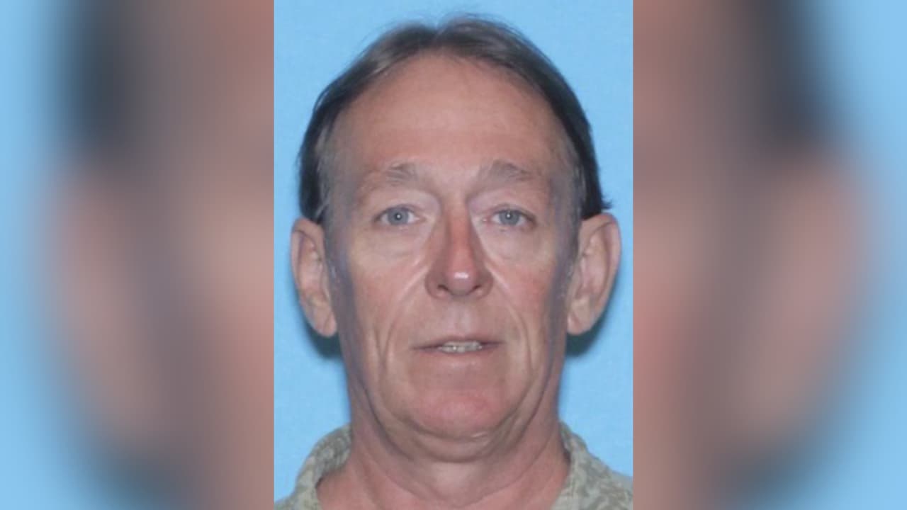 Chris Edward Spigener – Hombre blanco nacido el 07-10-1959: El señor Spigener murió en la cuadra 5400 de Antoine Drive en Houston, Texas, el 25 de marzo de 2023. Llame al Instituto de Ciencias Forenses del Condado de Harris al 832-927-5000 y consulte el caso ML23-1160.
<br>
<a href="https://www.namus.gov/UnclaimedPersons/Case#/103326">https://www.namus.gov/UnclaimedPersons/Case#/103326</a>