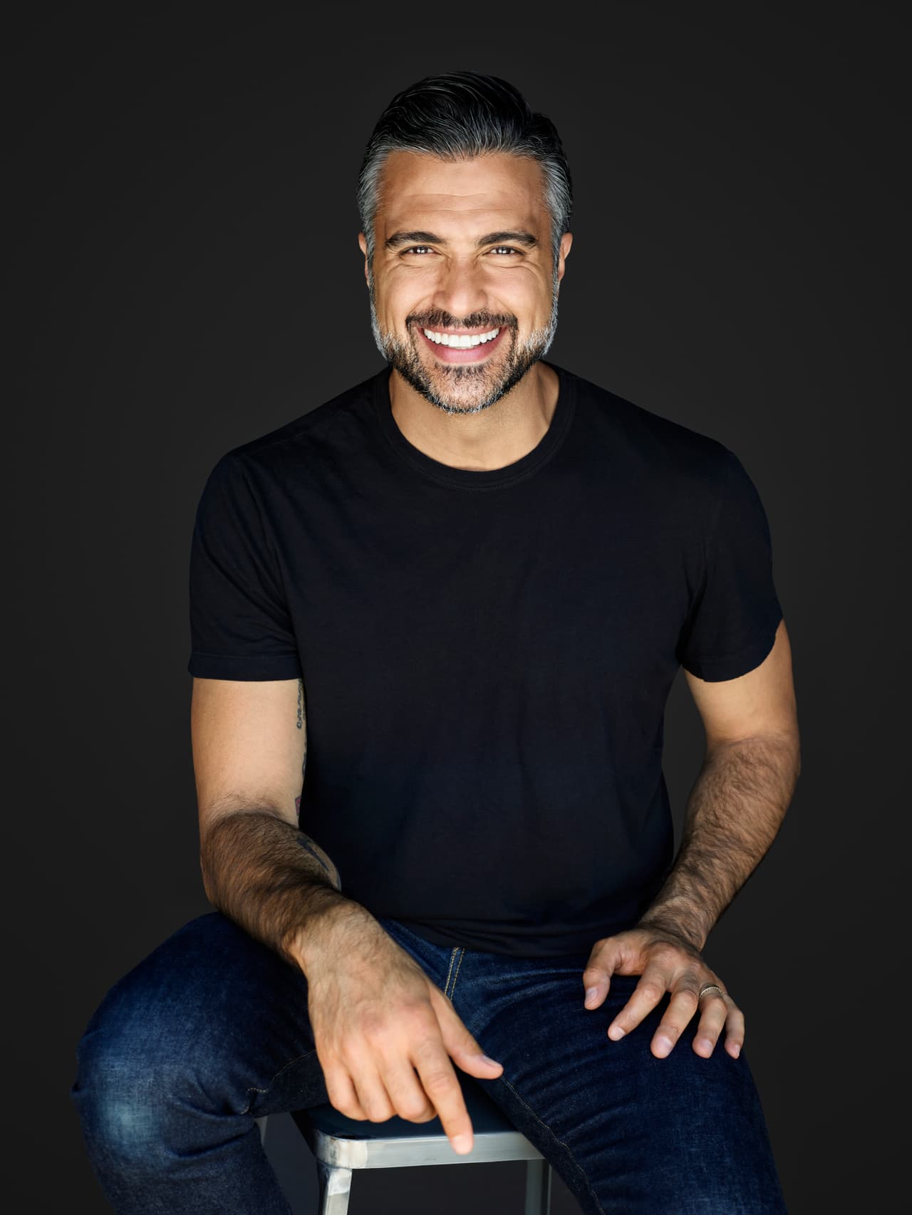 Jaime Camil, presentador.