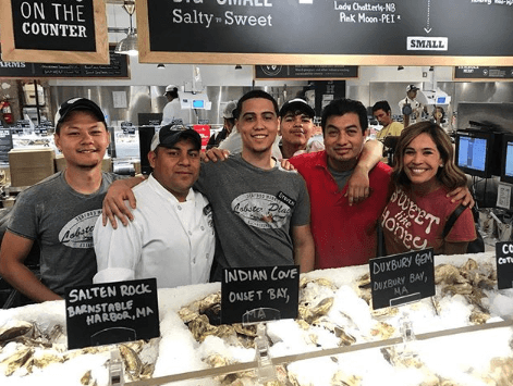 También la vimos compartiendo con la gente linda de Nueva York. "Gracias Enrique y todos los chavos de “The lobster place” en Chelsea market", expresó.
