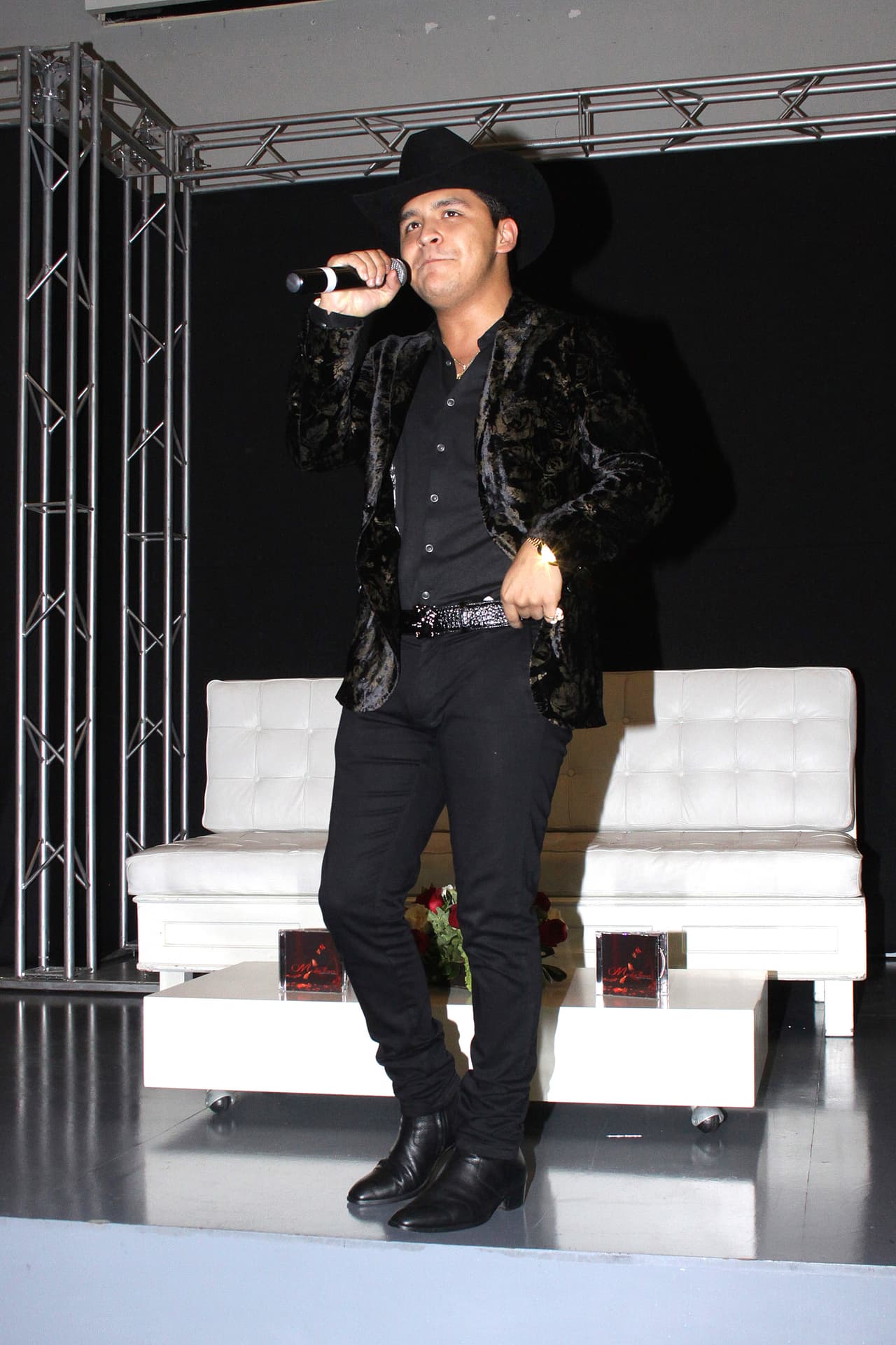 Para el 1 de septiembre, Nodal estará en Anaheim, el 2 de septiembre en Fresno y el 4 de noviembre en San José, en California. Finalmente,
<b>Nodal</b> cerrará su gira en Hidalgo, Texas el 11 de noviembre.
<br>