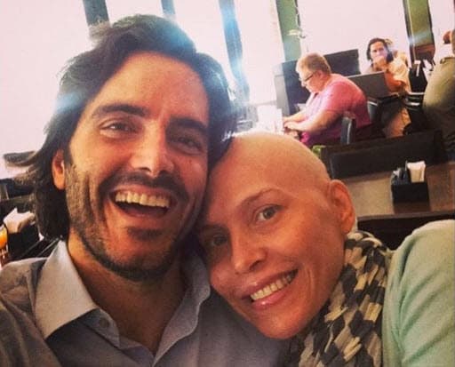 Desde agosto de 2016 la actriz se encuentra soltera, anunció a través de un video en Facebook que su entonces esposo, Ernesto Calzadilla, le había pedido el divorcio días antes de dos importantes cirugías, según informó 
<a href="https://elcomercio.pe/tvmas/farandula/lorena-meritano-anuncio-esposo-dejo-cirugias-263803?foto=3">El Comercio</a>.