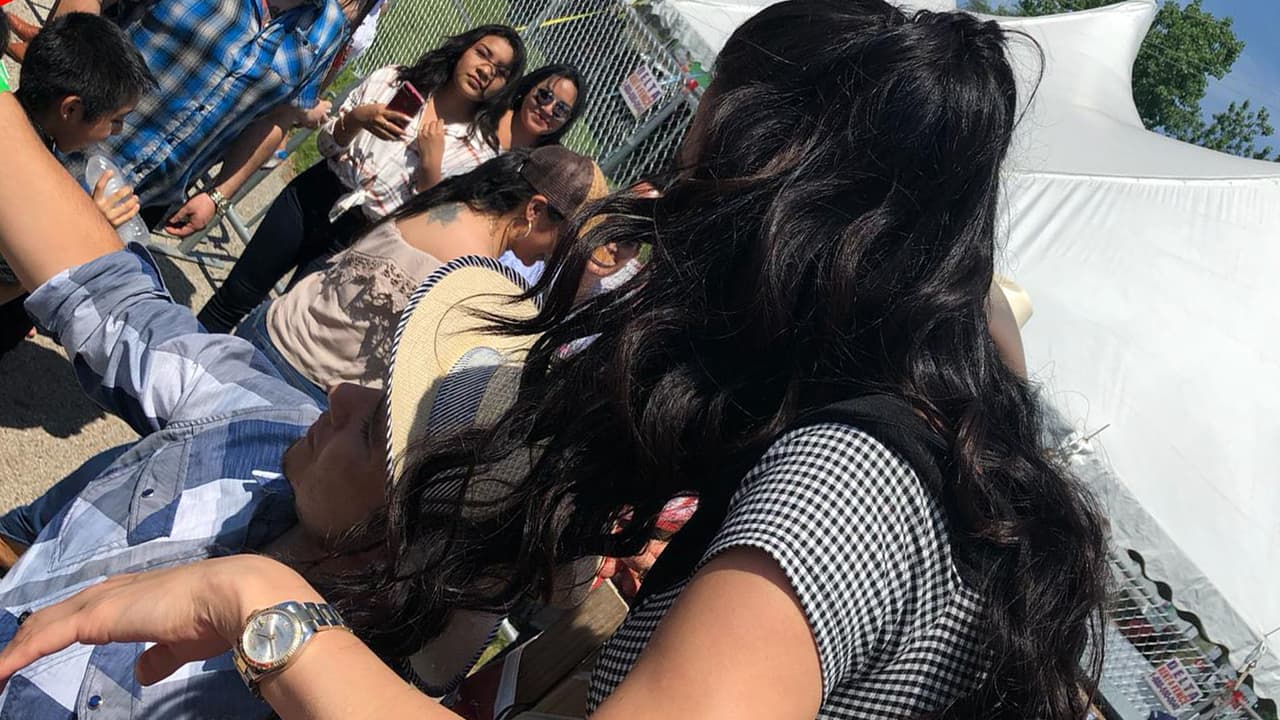 Los seguidores de Carlita no se resistieron y le pidieron una foto para el recuerdo.