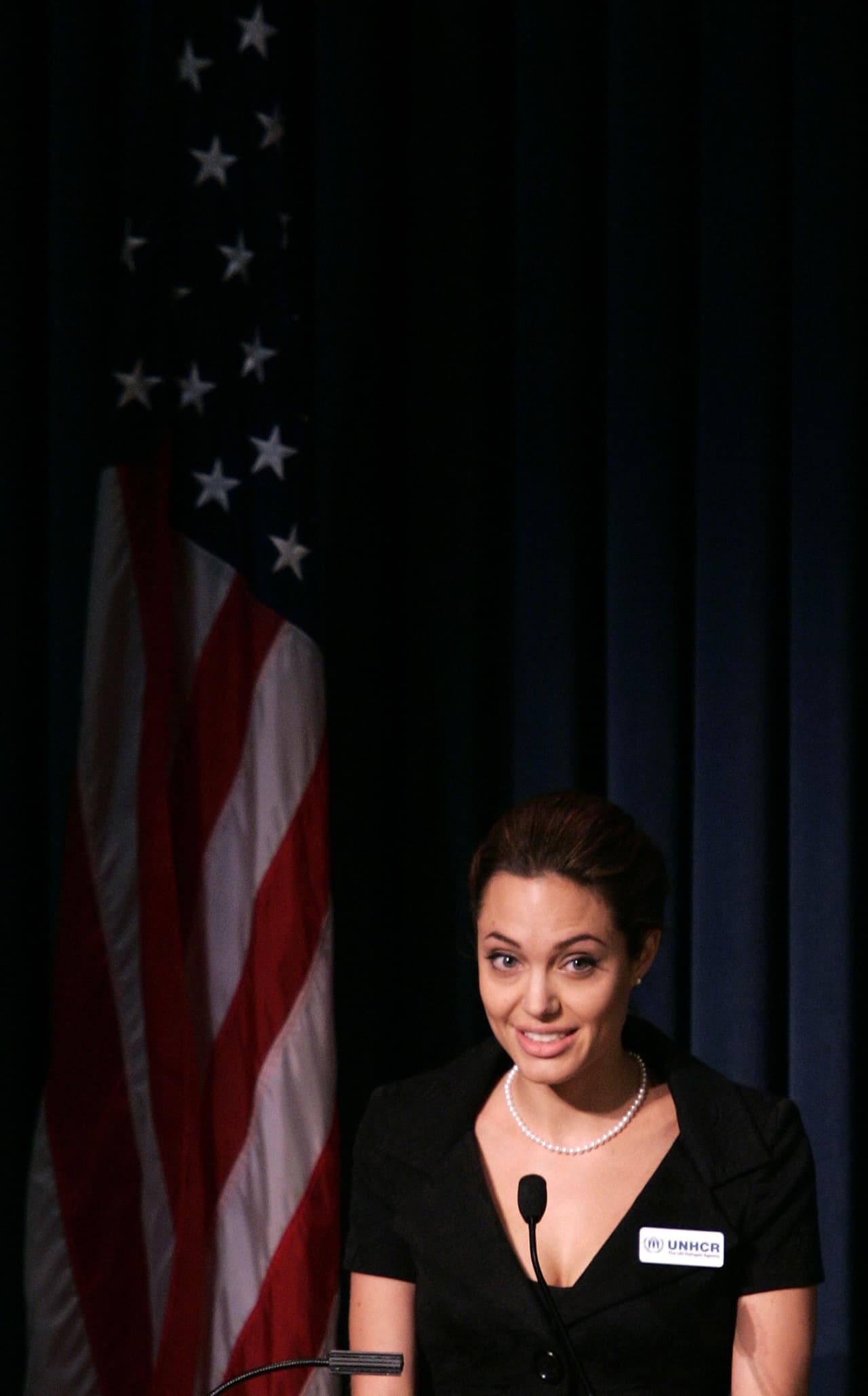 Jolie, quien además de su carrera artística es activista humanitaria de la ONU, declaró que "iría a donde me necesiten", cuando se le preguntó si contemplaría una carrera política, posiblemente buscando la candidatura presidencial del partido Demócrata.