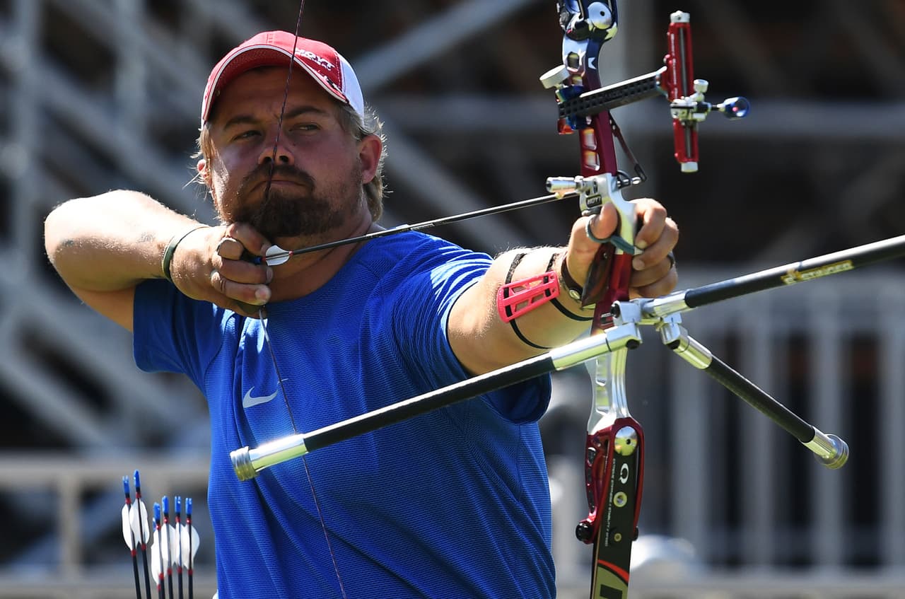"En lo personal no veo un parecido enorme, sólo el vello facial. Es un tipo bien parecido así que creo que es un cumplido", expresó el medallista olímpico.
