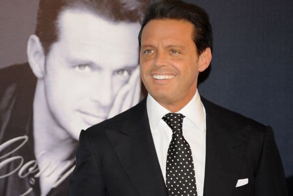 Sin embargo, cuando lo tuvo de frente le agradeció por haberla elegido para el videoclip: "Empeceé a caminar por la hacienda, por un pasillo, solita y venía él de frente con Pedro Torres y un grupo de gente, y le digo: 'Oye muchas gracias por pensar en mi para tu video, qué lindo', y me dice: '¡Hola! ¿cómo estás?, mucho gusto’, y ya nos saludamos", explicó en la entrevista.