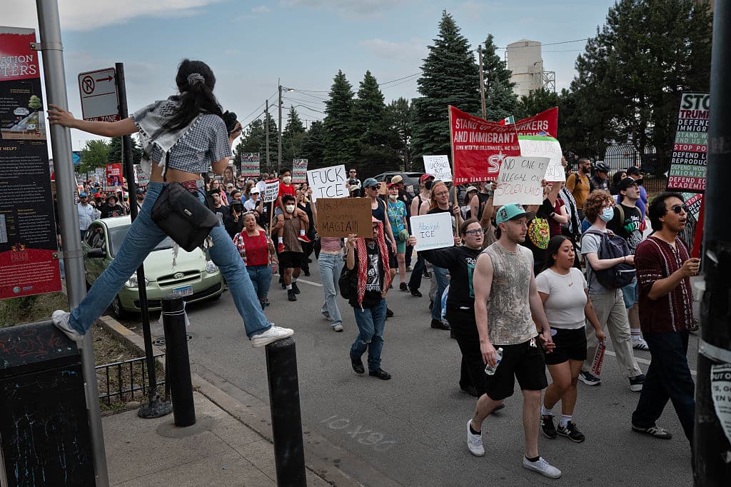 La marcha duró aproximadamente 45 minutos,que transcurrió de manera pacífica, sin enfrentamientos ni arrestos. “Mucha de la raza tiene miedo, no quiere salir. Las imágenes que estamos viendo otra vez en Los Ángeles son de terror. Pero con estas protestas y manifestaciones, queremos transformar ese estado de miedo en un estado de resistencia", concluyó Gio Araujo.