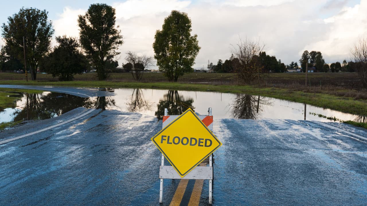 Consulte más información de los Centros para el Control y la Prevención de Enfermedades (CDC) sobre la recuperación de inundaciones en
<a href="http://www.cdc.gov/disasters/floods/after.html">www.cdc.gov/disasters/floods/after.html</a>
<br>