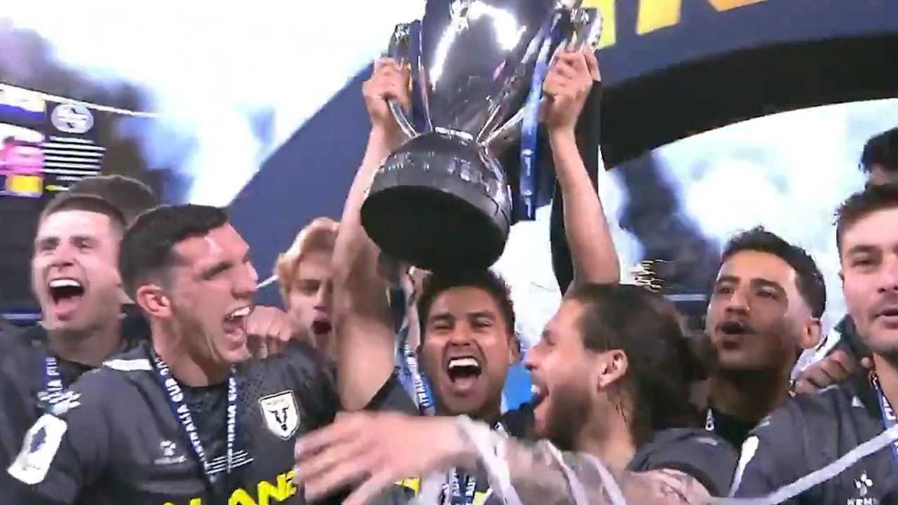 Ulises Dávila anota gol y dedica título de Australia a su esposa