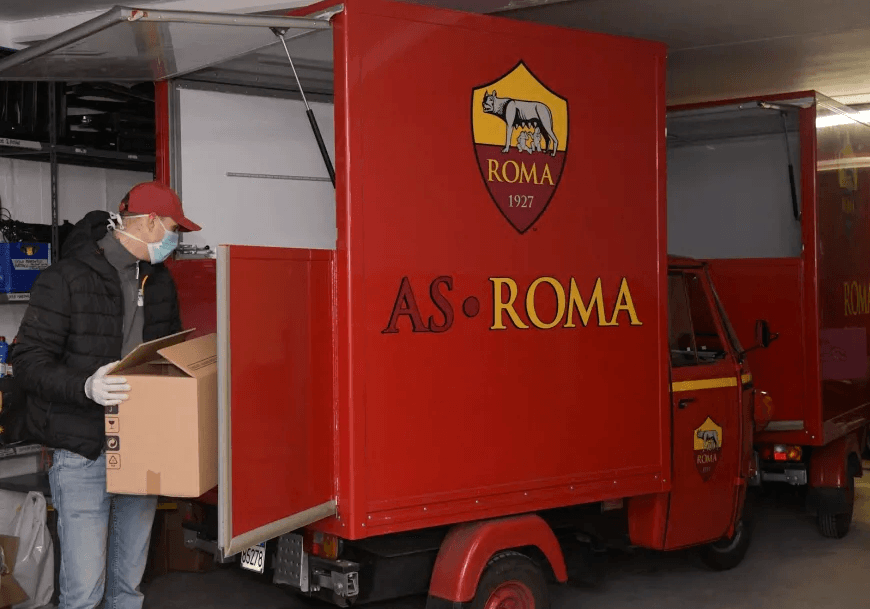 Los kits están compuestos por guantes, gel desinfectante, máscaras, respiradores y camas para cuidados intensivos en diferentes hospitales.