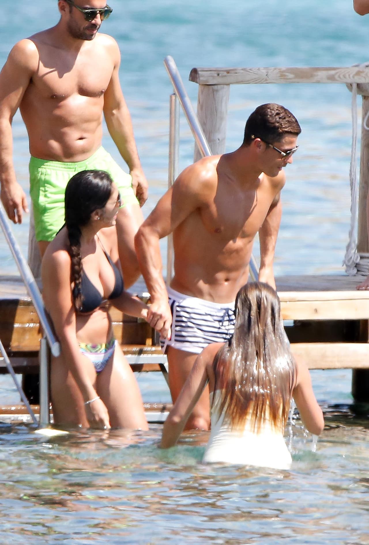 Disfrutó de la compañía de unas hermosas mujeres.