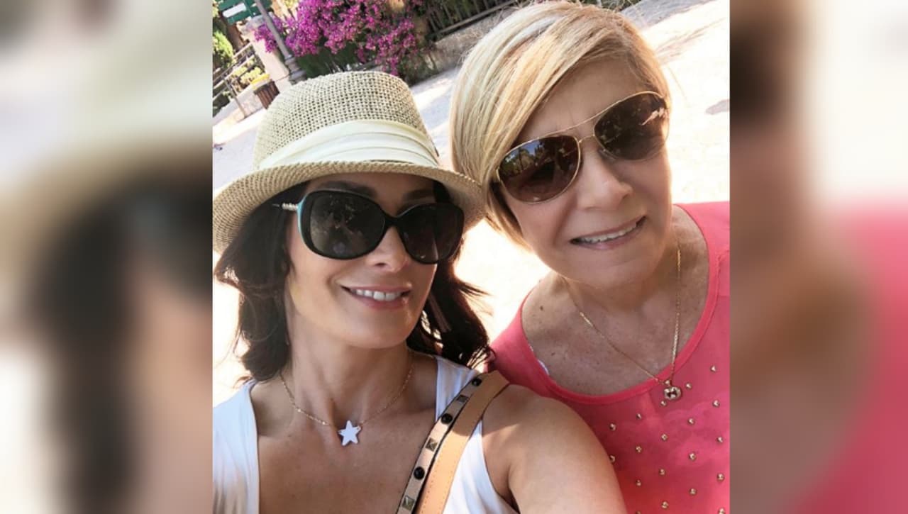 La actriz, modelo y Miss Universo 1993 comparte sus aventuras con su mamá, Luz Delgado, a quien ha descrito como su todo, además de sus hijos, por supuesto.