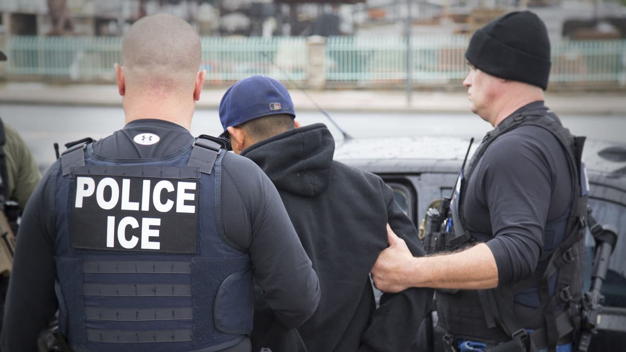 Aprueban ley para reforzar seguridad en escuelas de Georgia; podría afectar a indocumentados