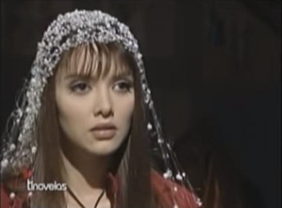 Al año siguiente, la actriz mexicana fue llamada por Juan Osorio para que tuviera una participación especial en su producción 'Velo de novia' y darle vida a Ángeles Villaseñor del Moral.