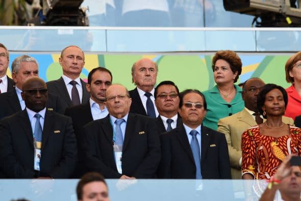 En un palco especial, Dilma Rousseff disfrutando del encuentro con sus invitados especiales.