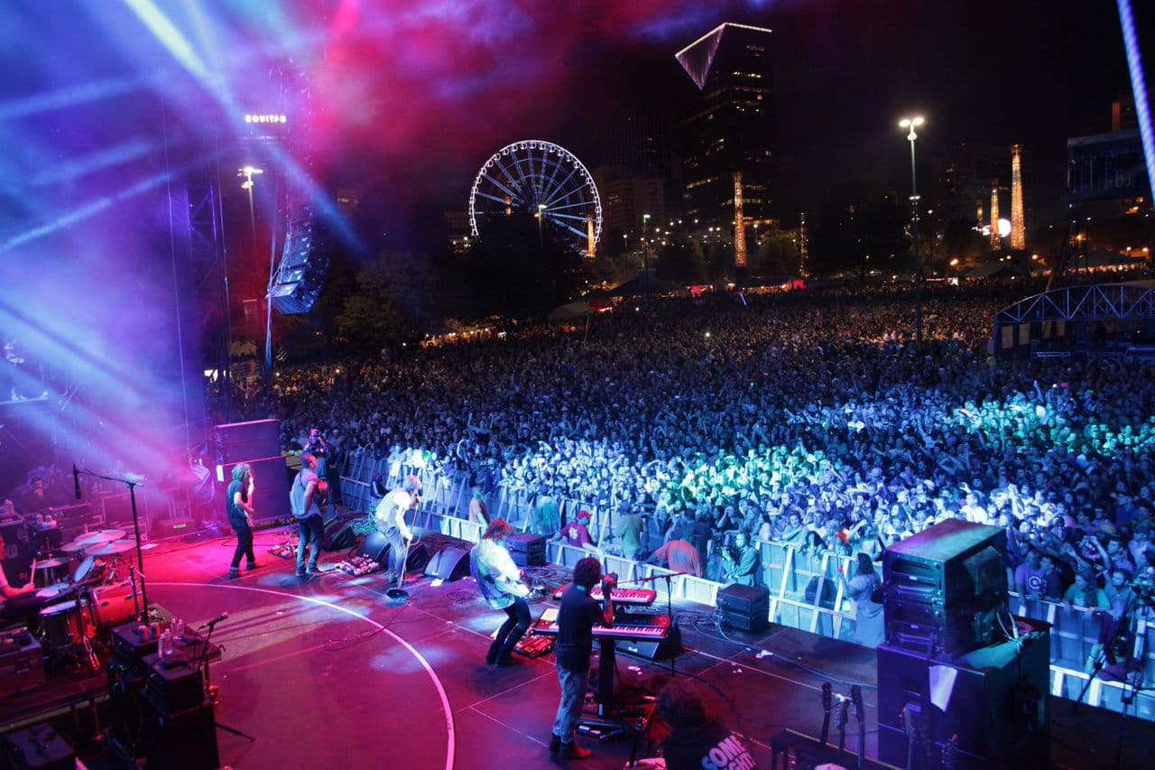 <b><a href="https://sweetwater420fest.com/">SweetWater 420 Fest (29 de abril al 1 de mayo)</a></b>: El evento centrado en la cerveza artesanal presenta más de 25 estilos de cervezas SweetWater y cócteles listos para beber. Las actuaciones musicales incluyen Oysterhead, Gary Clark Jr., Dirty Heads y Gov't Mule. Habrá una carrera de 5 km junto con un patio de comidas, un mercado de artistas y el mercado ecológico Planet 420.