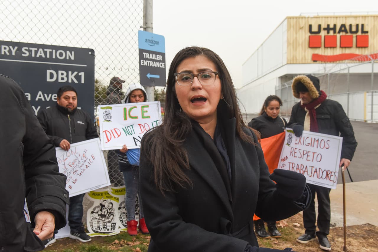 <i>“No le creas al hombre naranja que dice que los árboles explotan y causan incendios forestales.”</i>
<br>
<br>
<b>Jessica Ramos, senadora estatal por Queens, </b>sobre las afirmaciones de Trump sobre los incendios forestales de California