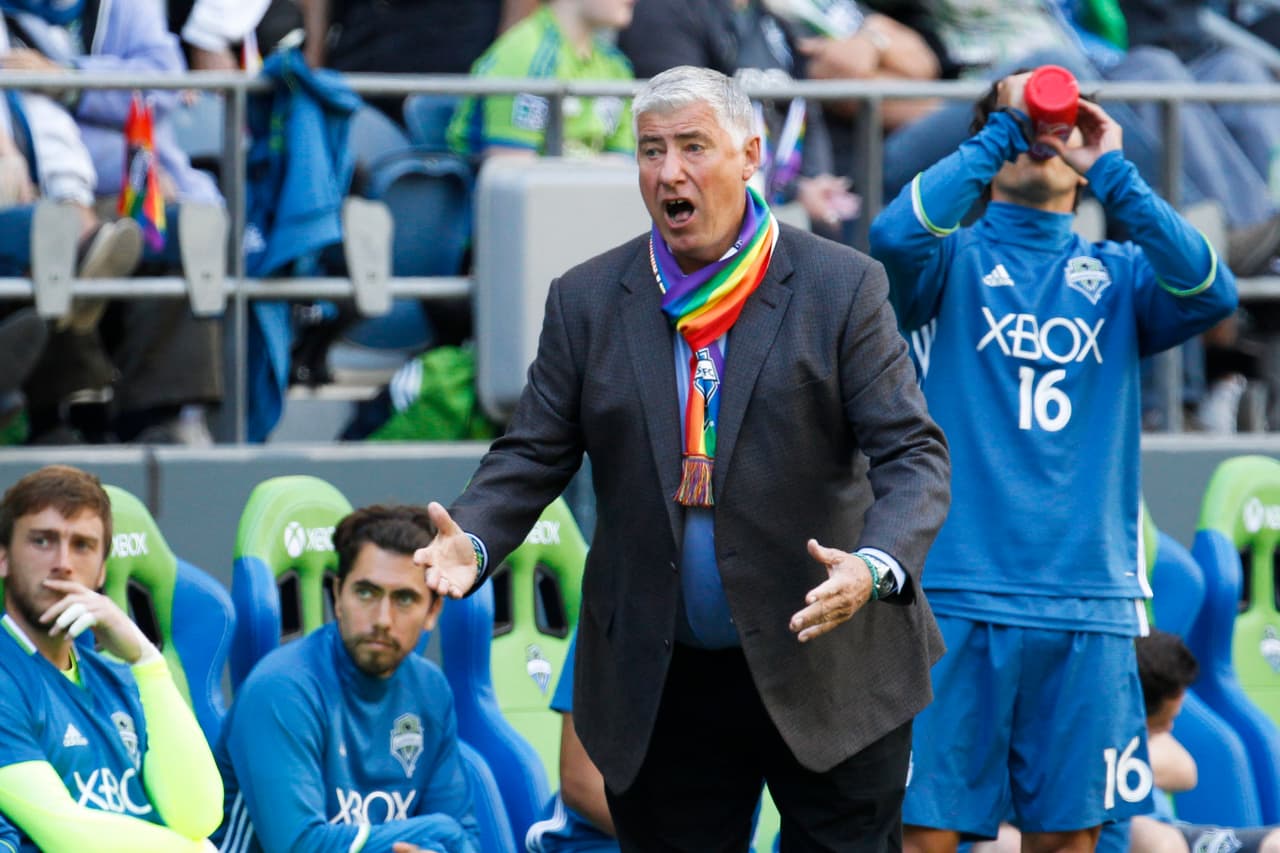 Al ex-DT de Seattle Sounders le duele no haber podido trabajar con Nicolás Lodeiro