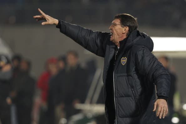 Julio César Falcioni, argentino. Campeón con Banfield Liga argentina (2009) y con Boca Juniors Liga (2011) y Copa (2012).