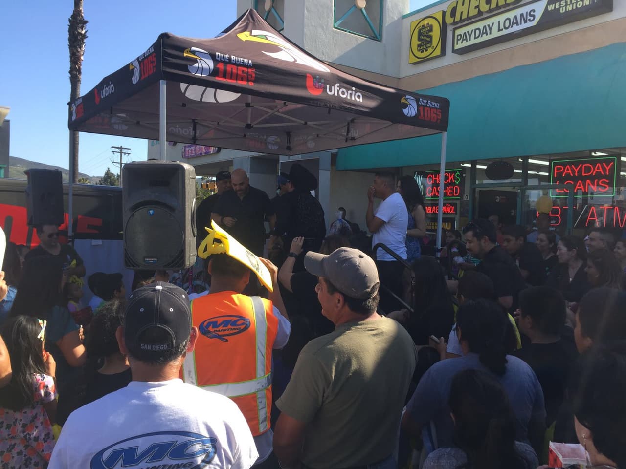 Raúl 'El Pelón', Carla Medrano y El Feo se enamoraron del cariño por parte de sus seguidores en San Diego.