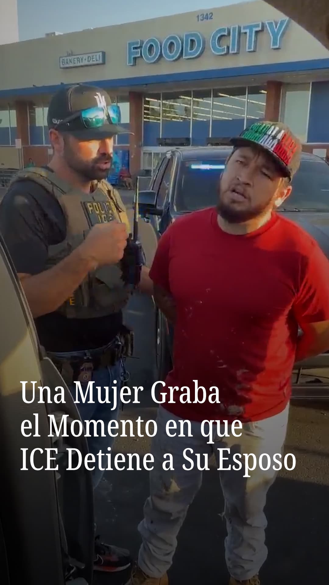 Una mujer graba el momento en que ICE detiene a su esposo