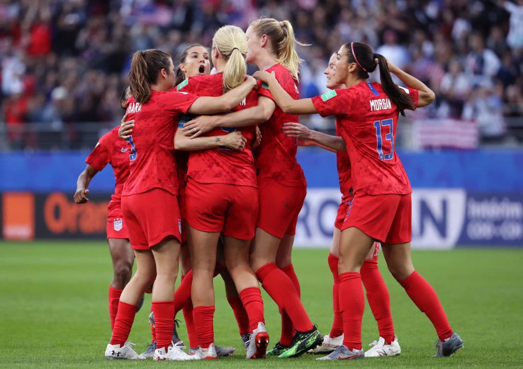 Lindsey Horan puso el 30 a los 32 minutos. Y con ese marcador se fueron al descanso, un resultado que parecía normal tras los primeros 45 minutos.